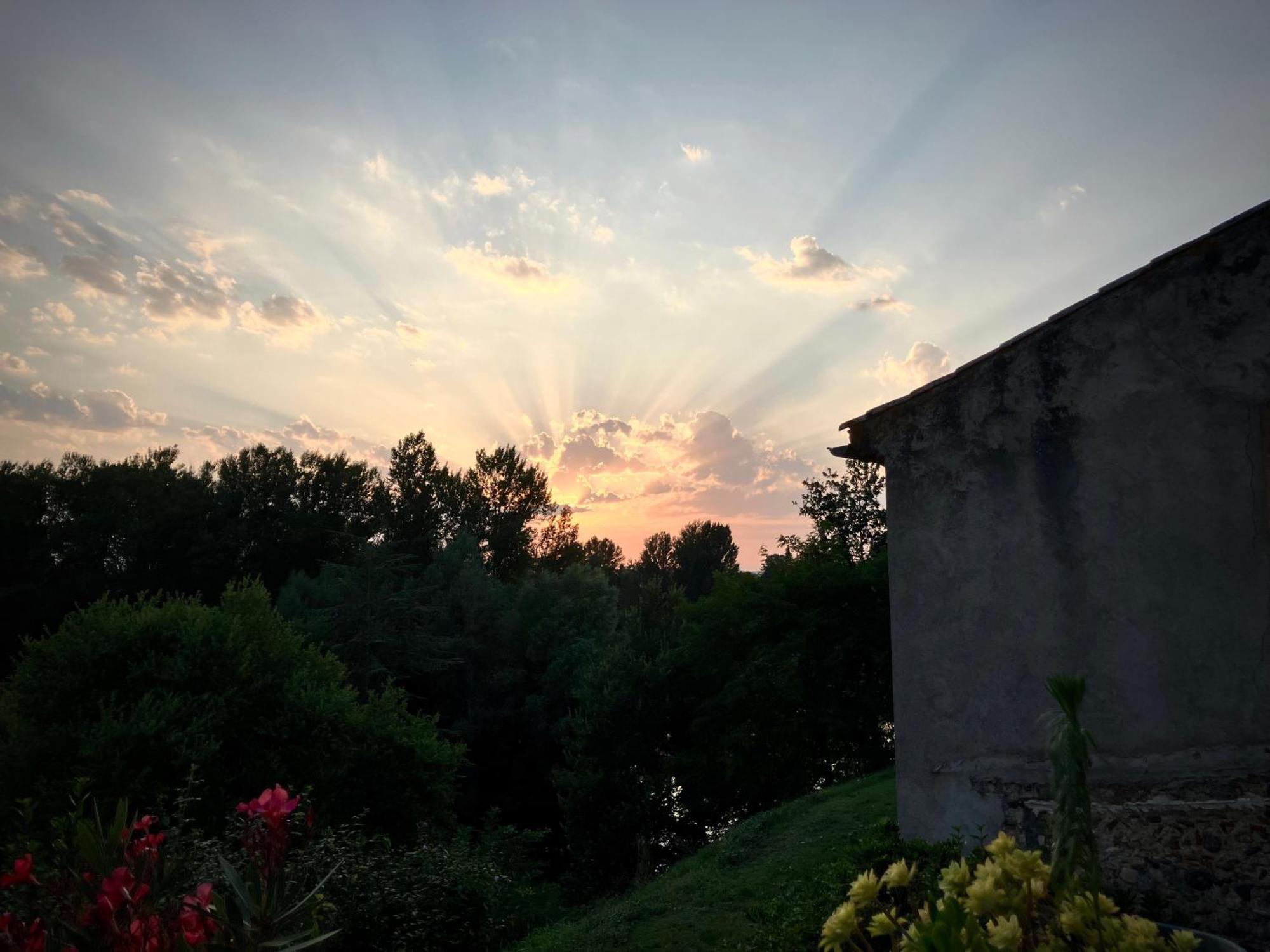 Beautiful Village House Next To Garonne River! Couladere Exteriör bild